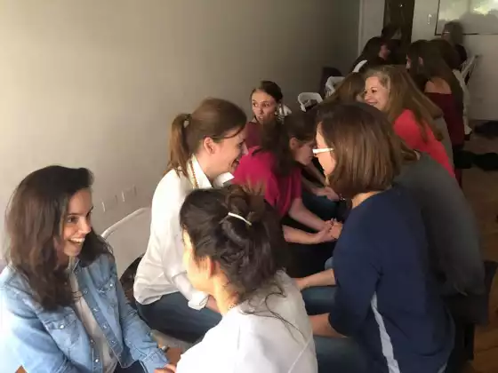 通过六个简单的步骤学会做一个灵媒会议