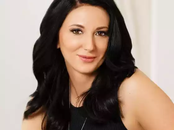 Anika Ray,
Spirituality
Expert at สัมมนาครีษมายัน