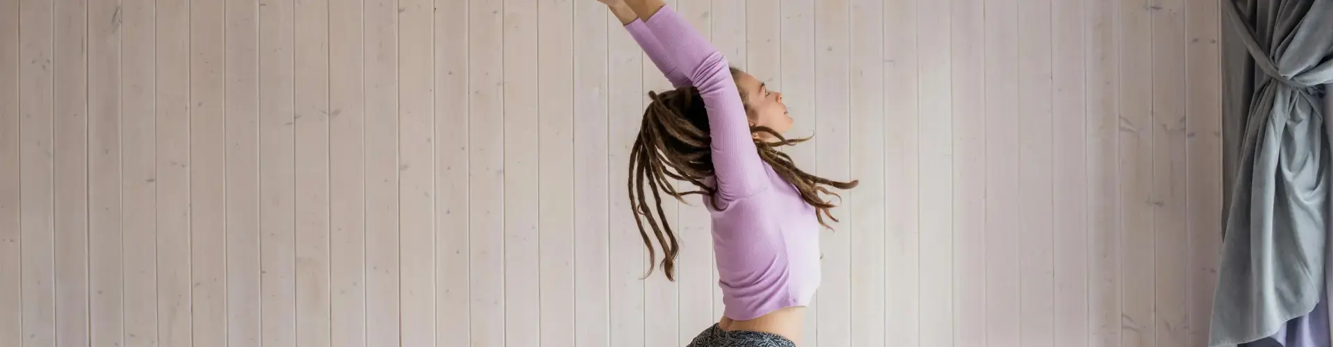یوگا فلو - Online Class by Just Plain  Yoga
